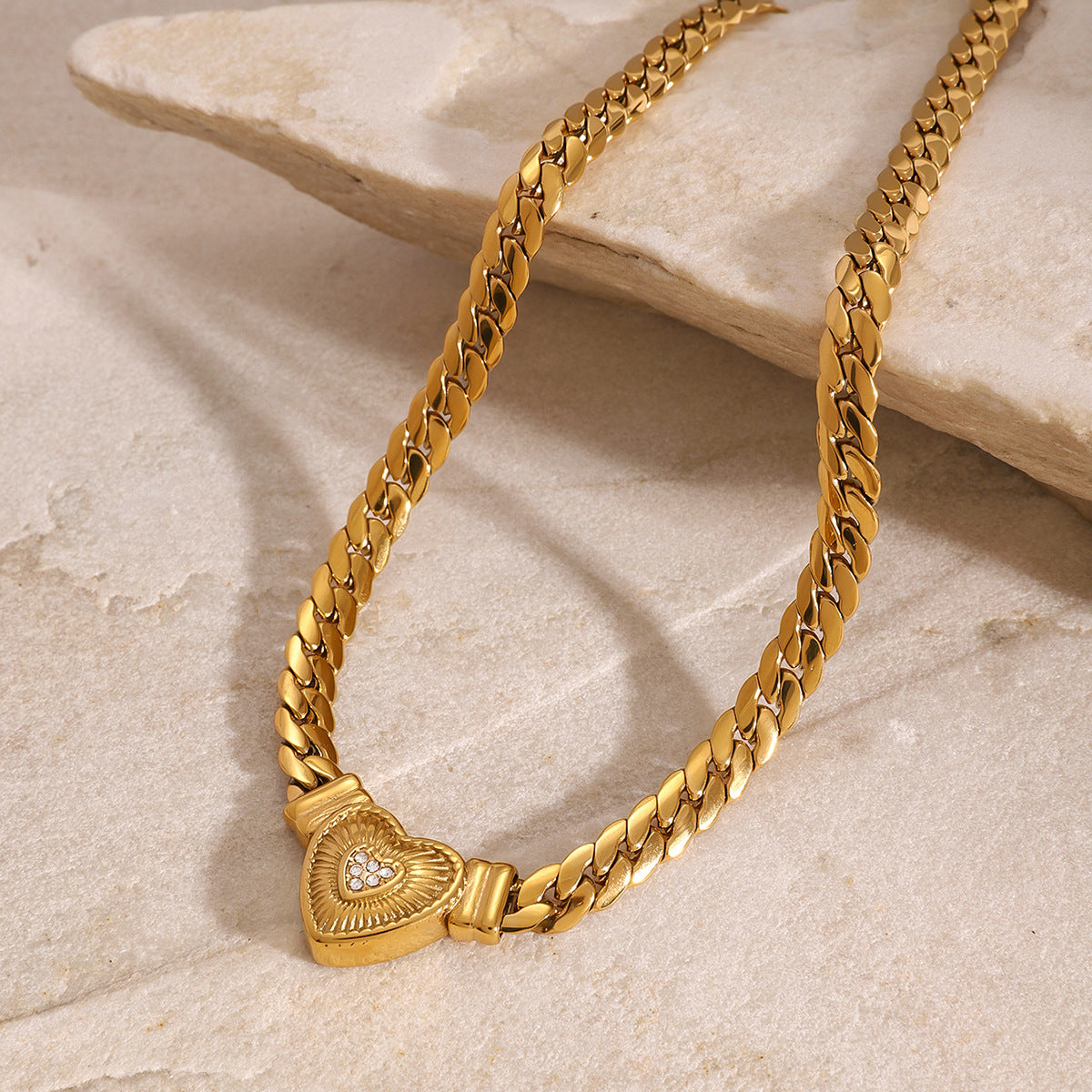 Stainless Heart Necklace With A Luxe High-End Look Diamond-Inlaid Clavicle Chain Titanium Steel Jewelry Piece