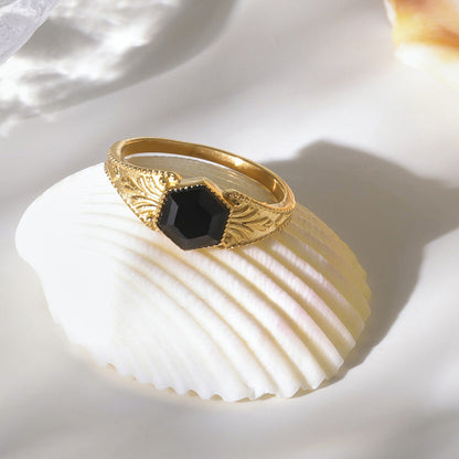 Stainless Steel Electroplated Patterned Vintage Ring With Black Natural Stone Inlay